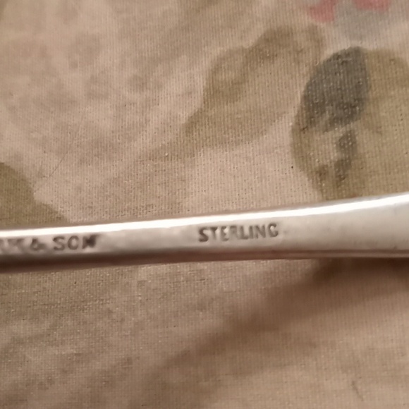 Kirk& Son Sterling Silver Repousse Serving Spoon. 1940s. - Picture 5 of 5